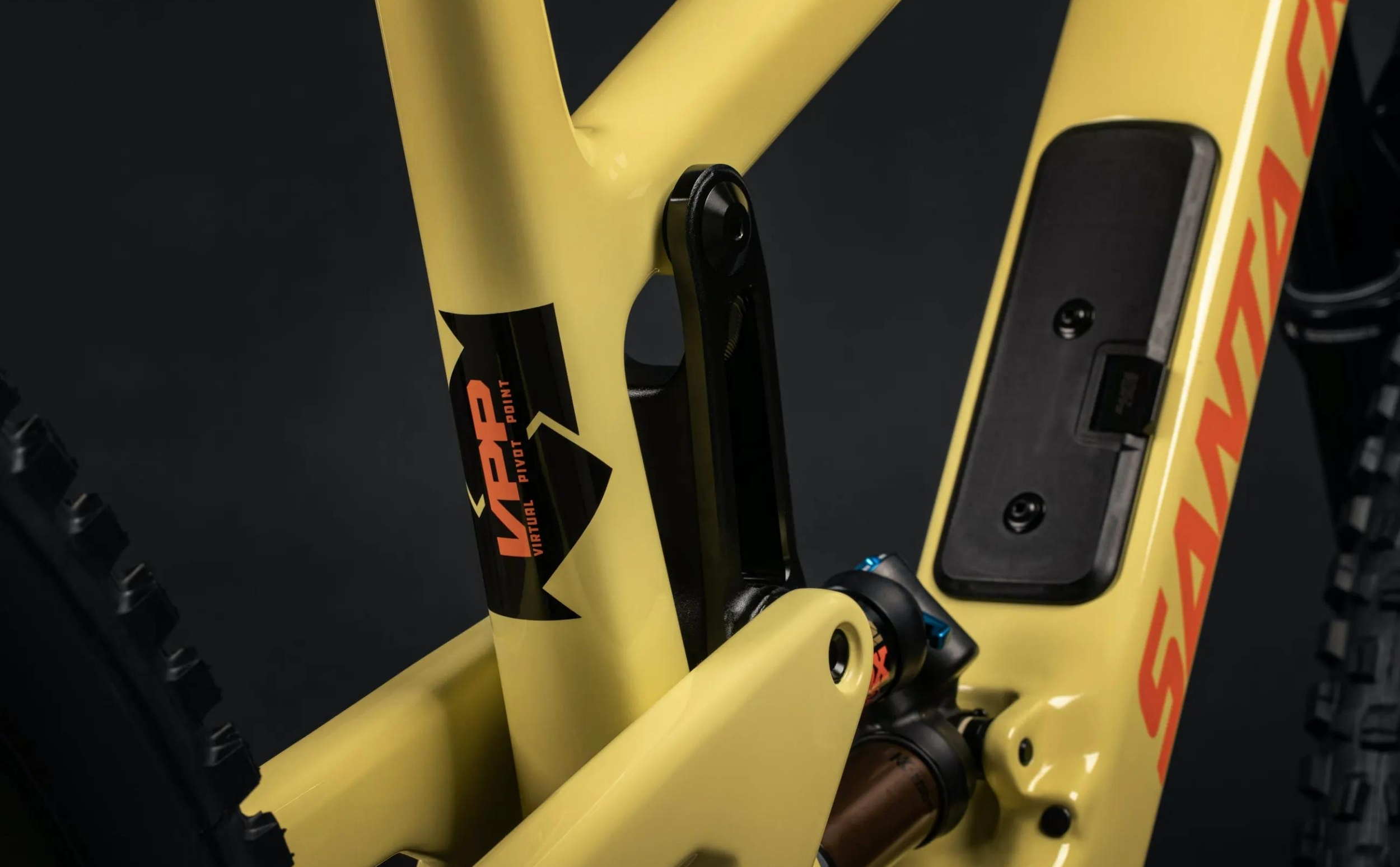 Santa Cruz Nomad 6 Carbon R-Kit 2024 Details