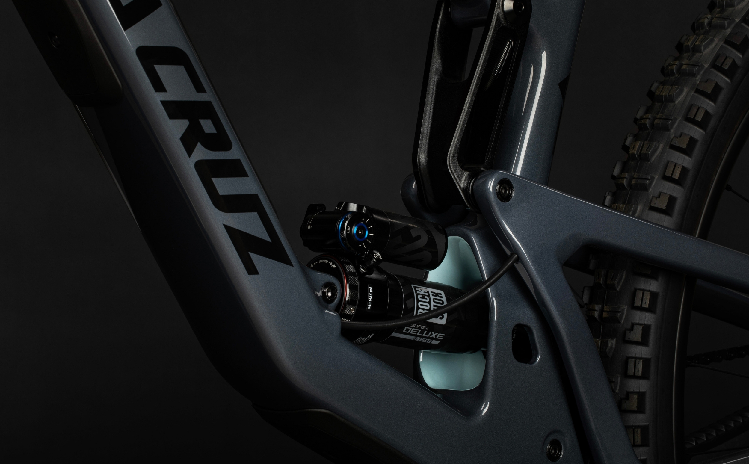 Santa Cruz Hightower 3 Carbon C S-Kit Details